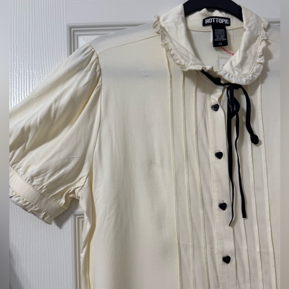 ✨SOLD✨Hot Topic Antique White Ruffle Bow Woven Button-Up ✨NWT - Picture 3 of 6